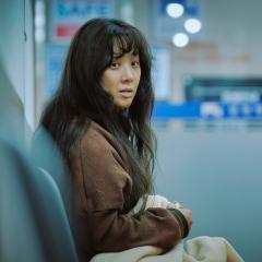 白色轿车里的女人 - yPA3QIIbh3jxyCOxsMcKhsu5FoP.jpg